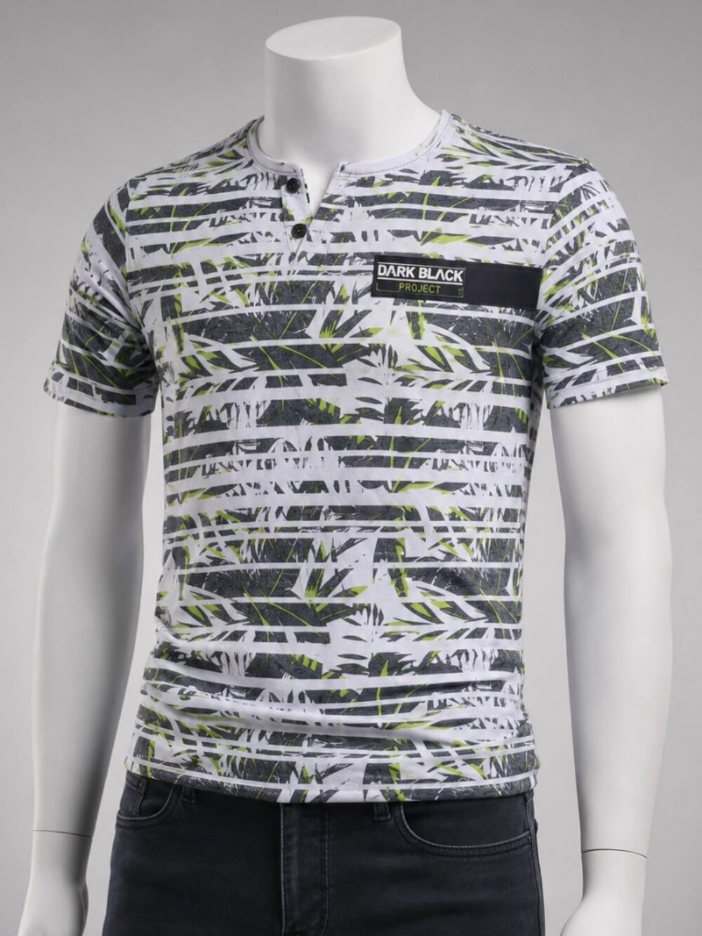 MARK BLACK Abstract Leaf Print Tee